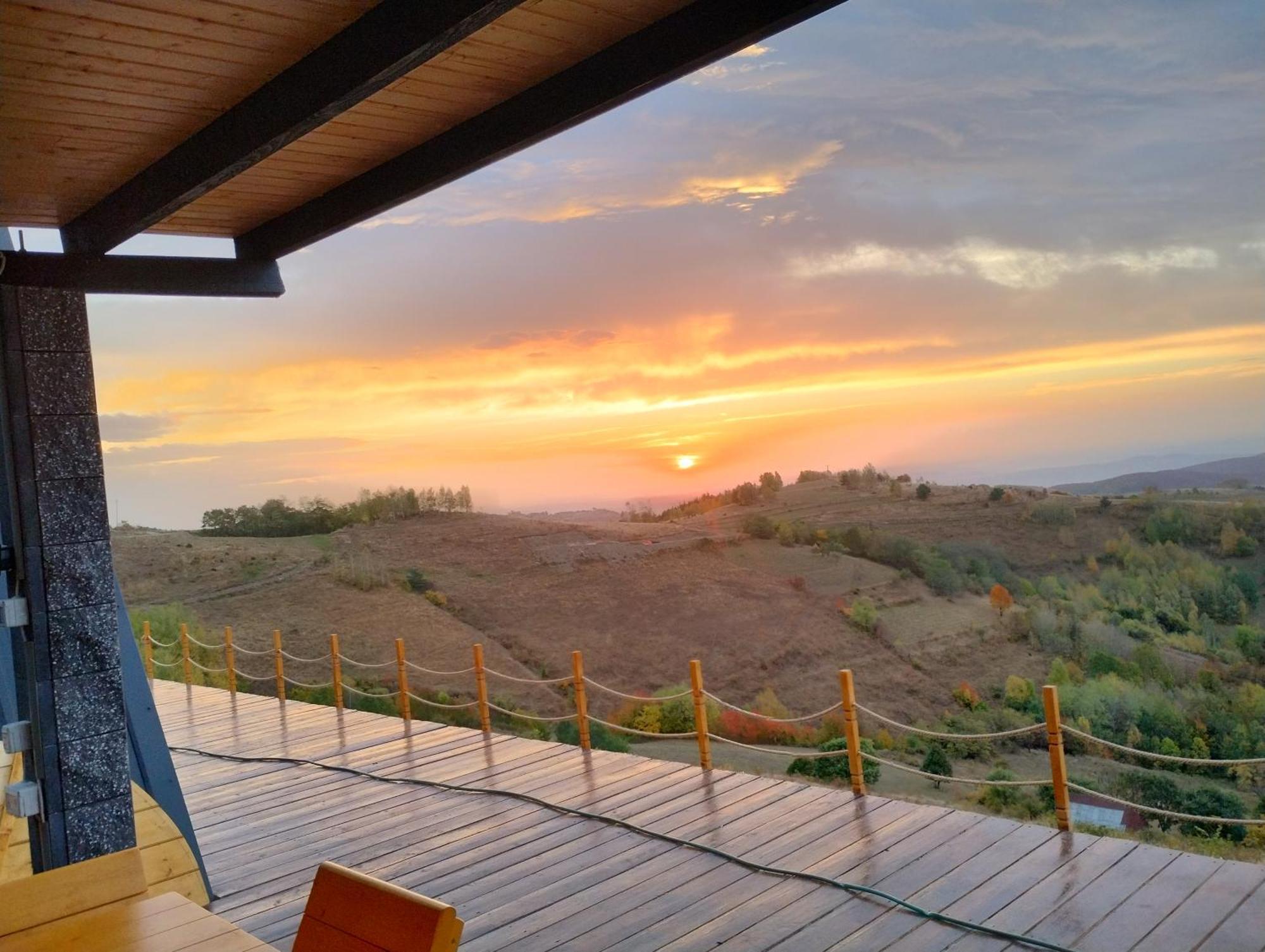 Dream View Of Apuseni Rimeti